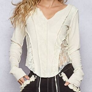 POL Lace Thermal Long Sleeve In Size Medium